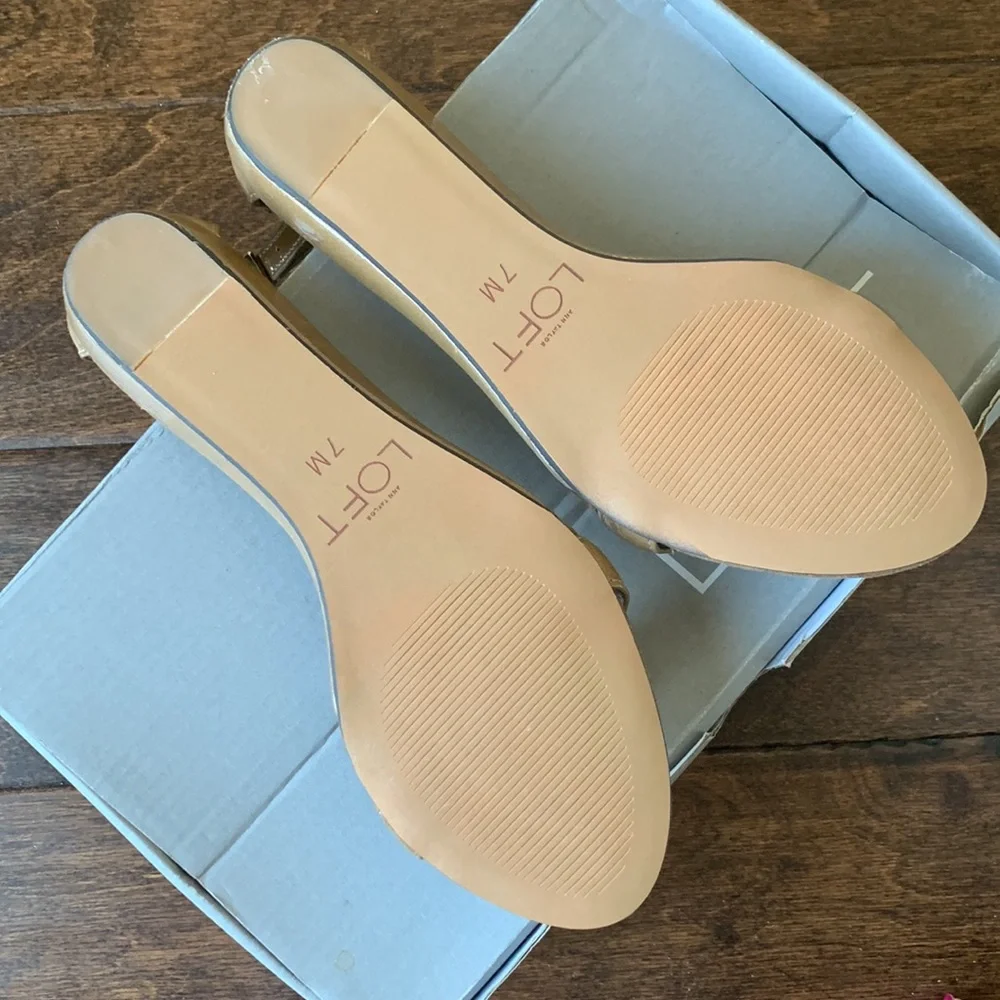 NIB LOFT Single Strap Mini Wedge Sandals Size 7
